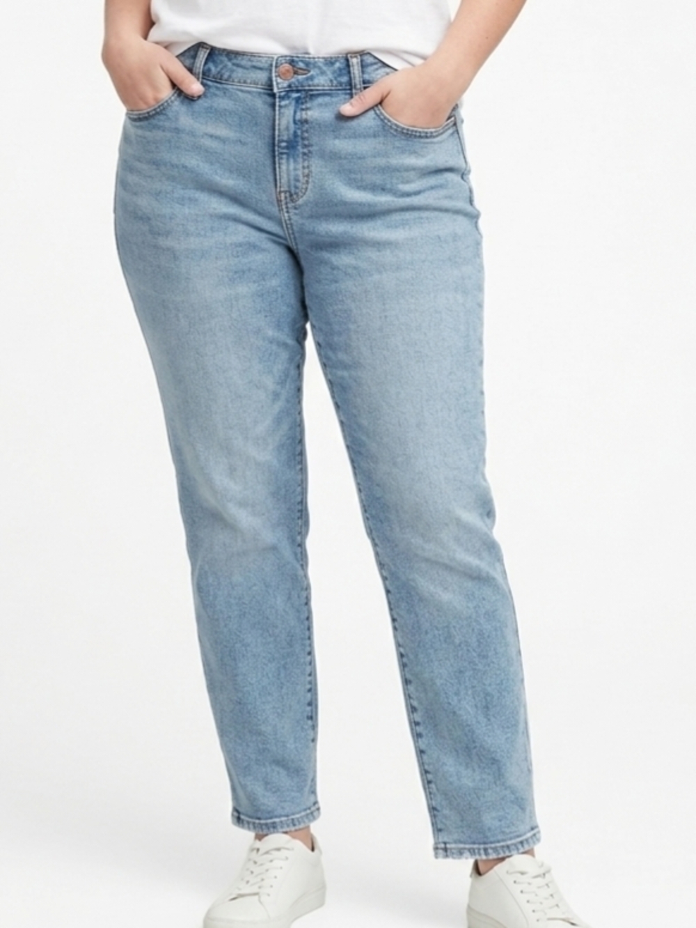 a.n.a A New Approach Mid Rise Boyfriend Cropped Jeans Size 12 Light Wash